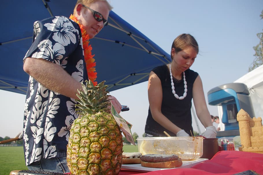 bbq, cookout, burger, pineapple, hamburger, food, two people HD wallpaper