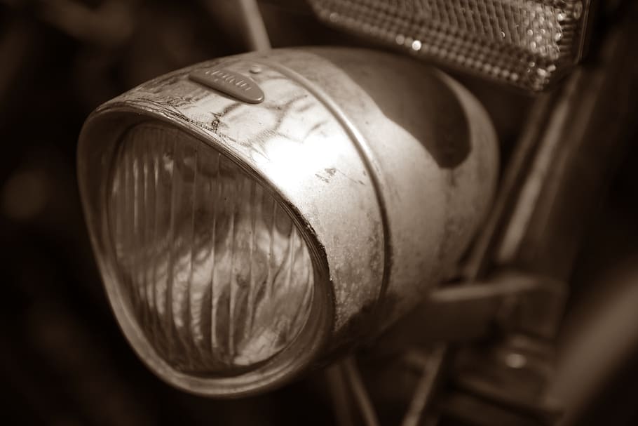 bike, front light, lighting, close-up, old, focus on foreground HD wallpaper