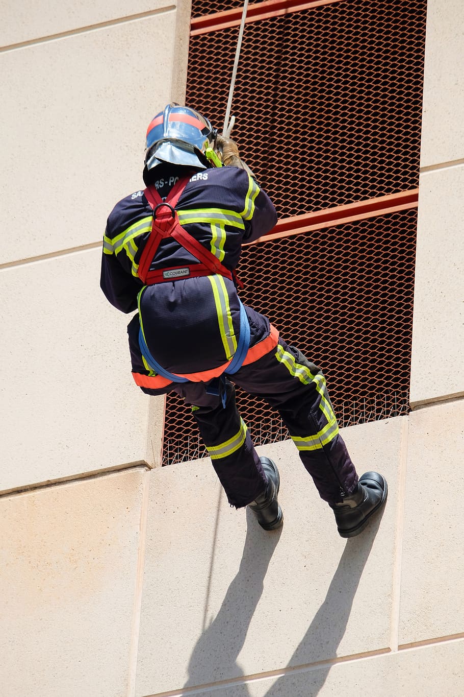 helmet, security, firefighter, intervention, recall, rope, uniform HD wallpaper