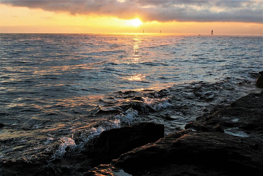 dawn, wind, sunrise, rocks, the waves, lake, golden hour, water HD wallpaper