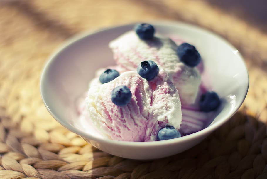 ice cream on white ceramic bowl, blueberries, dessert, food, sweet, HD wallpaper