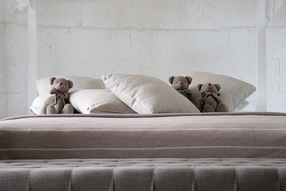 bear plush toy near pillow on bed, Teddy Bear, Ornament, gift HD wallpaper