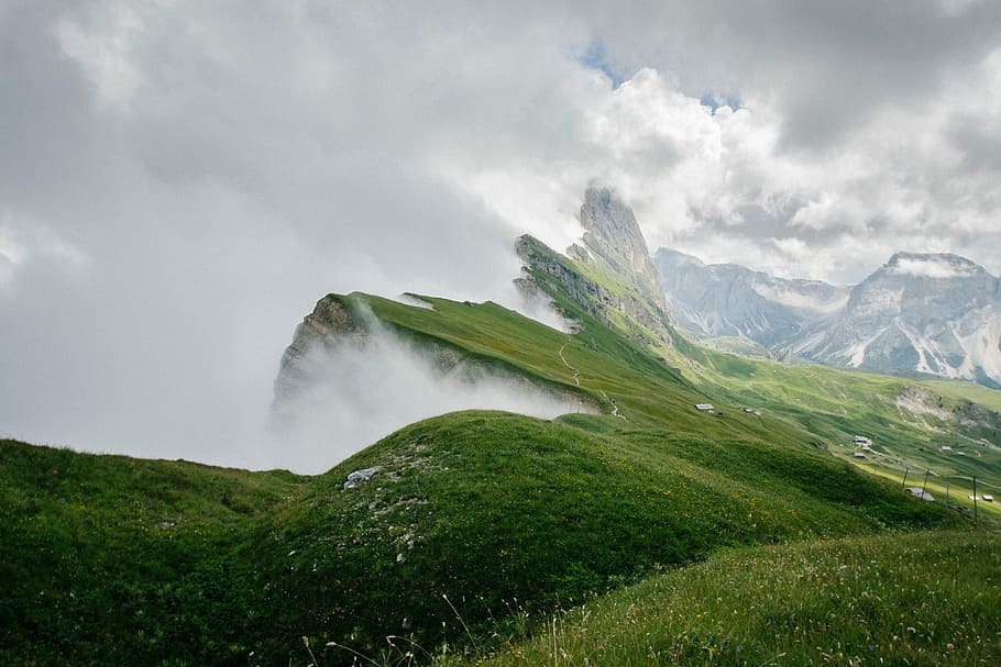 green mountain with fog, peak of mountain with clouds, mist, grass HD wallpaper