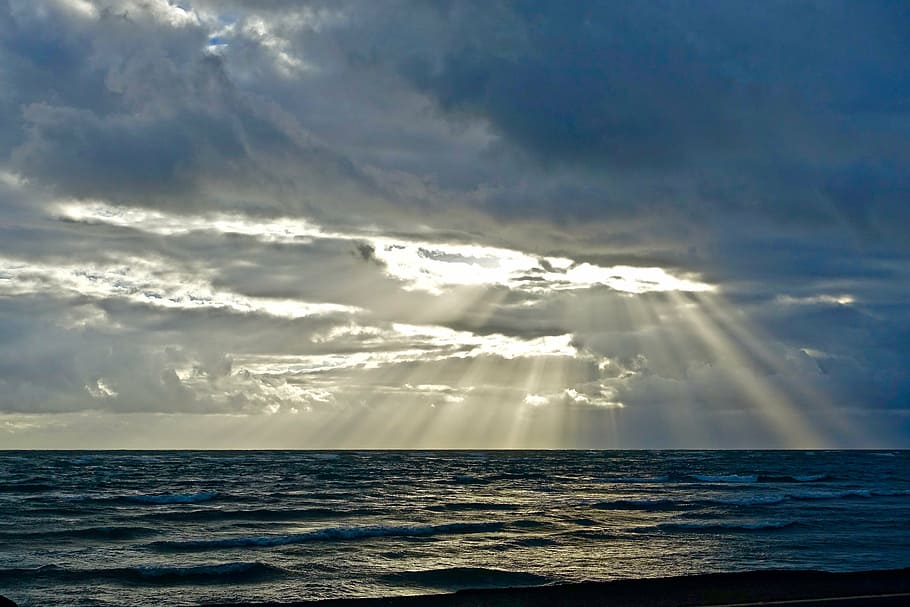 sun, rays, sea, natural, ocean, sky, bright, shine, sunshine HD wallpaper