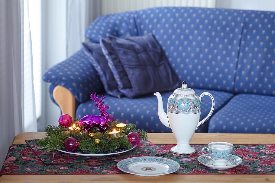 white-and-blue floral tea set on brown wooden coffee table HD wallpaper