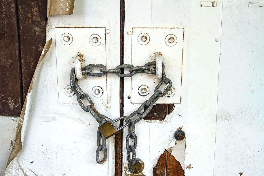 door, door lock, old, building, close, old door, heavy chain HD wallpaper