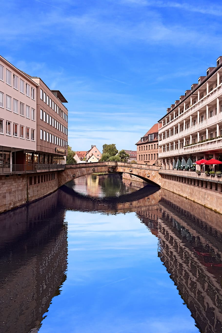 bridge, nuremberg, river, bach, water, mirroring, sky, clouds HD wallpaper