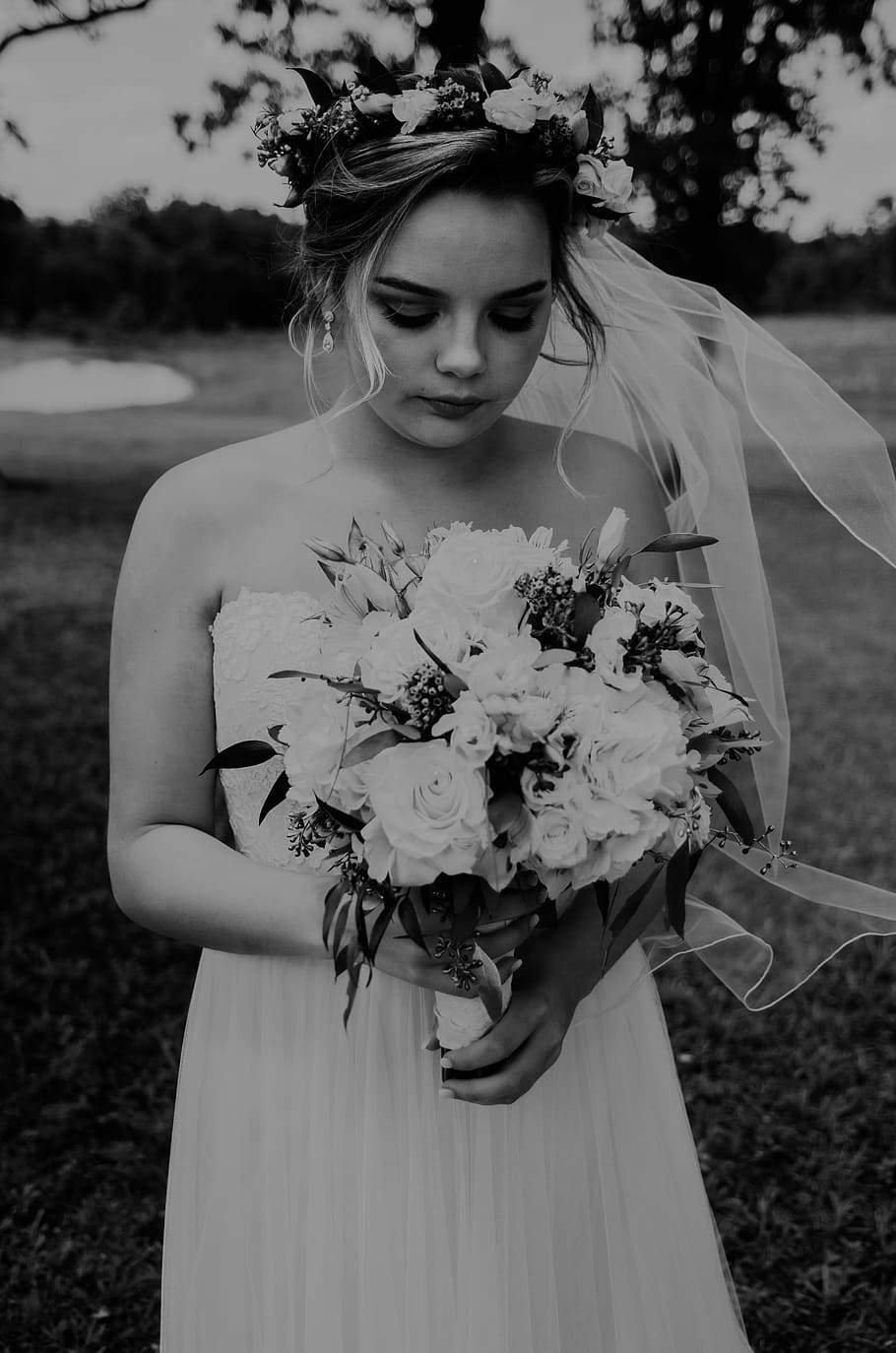 1920x1080px Free Download Hd Wallpaper Woman Wearing Wedding Dress Holding Bouquet Flower 4877