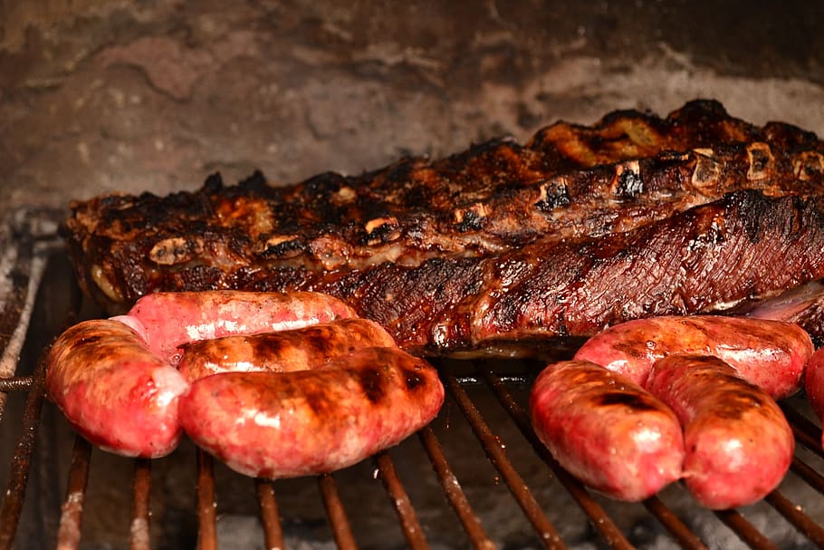 sausage beside meat on grill, beef, barbecue, argentina beef, HD wallpaper