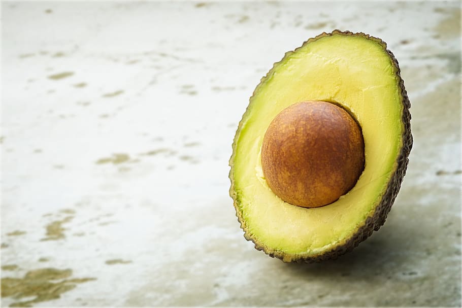 sliced of avocado fruit, core, fresh, healthy, organic, organic foods HD wallpaper