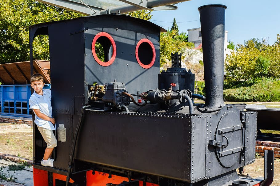 steam engine, kid, boy, playing, education, old factory, industrial HD wallpaper