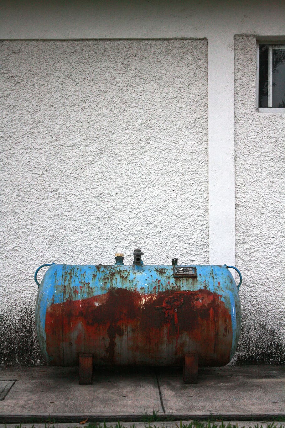 tank, light, wall, blue, oxide, old, no people, metal, day HD wallpaper