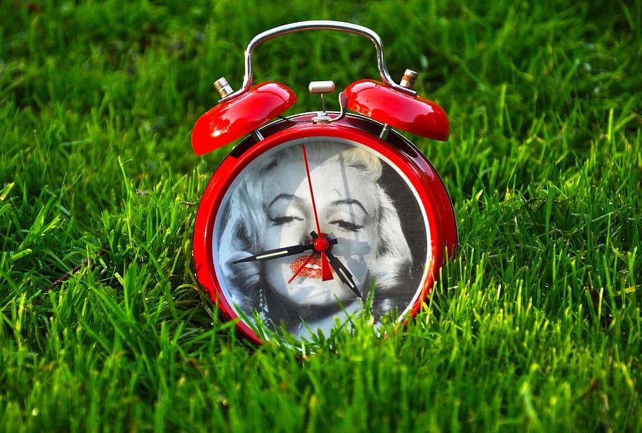 clock, time, hour, alarm clock, marilyn monroe, clock face HD wallpaper