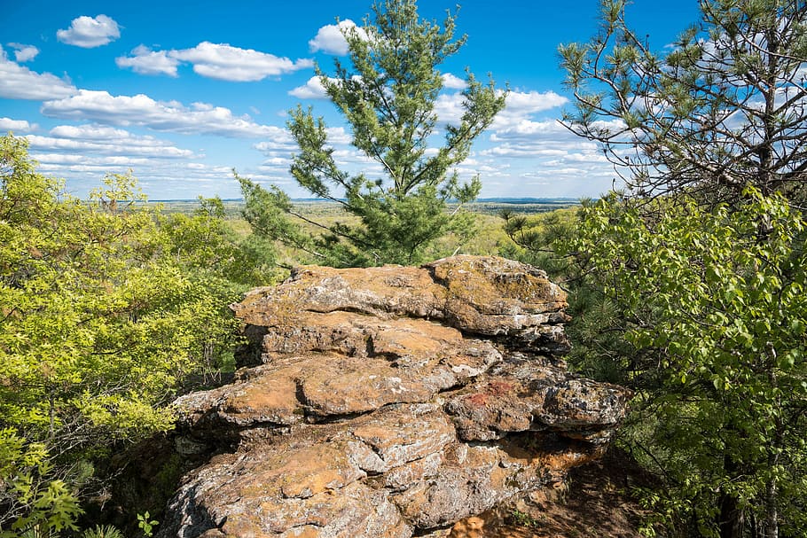 Landscape and scenery at Porky Point at Levis Mound, Wisconsin HD wallpaper