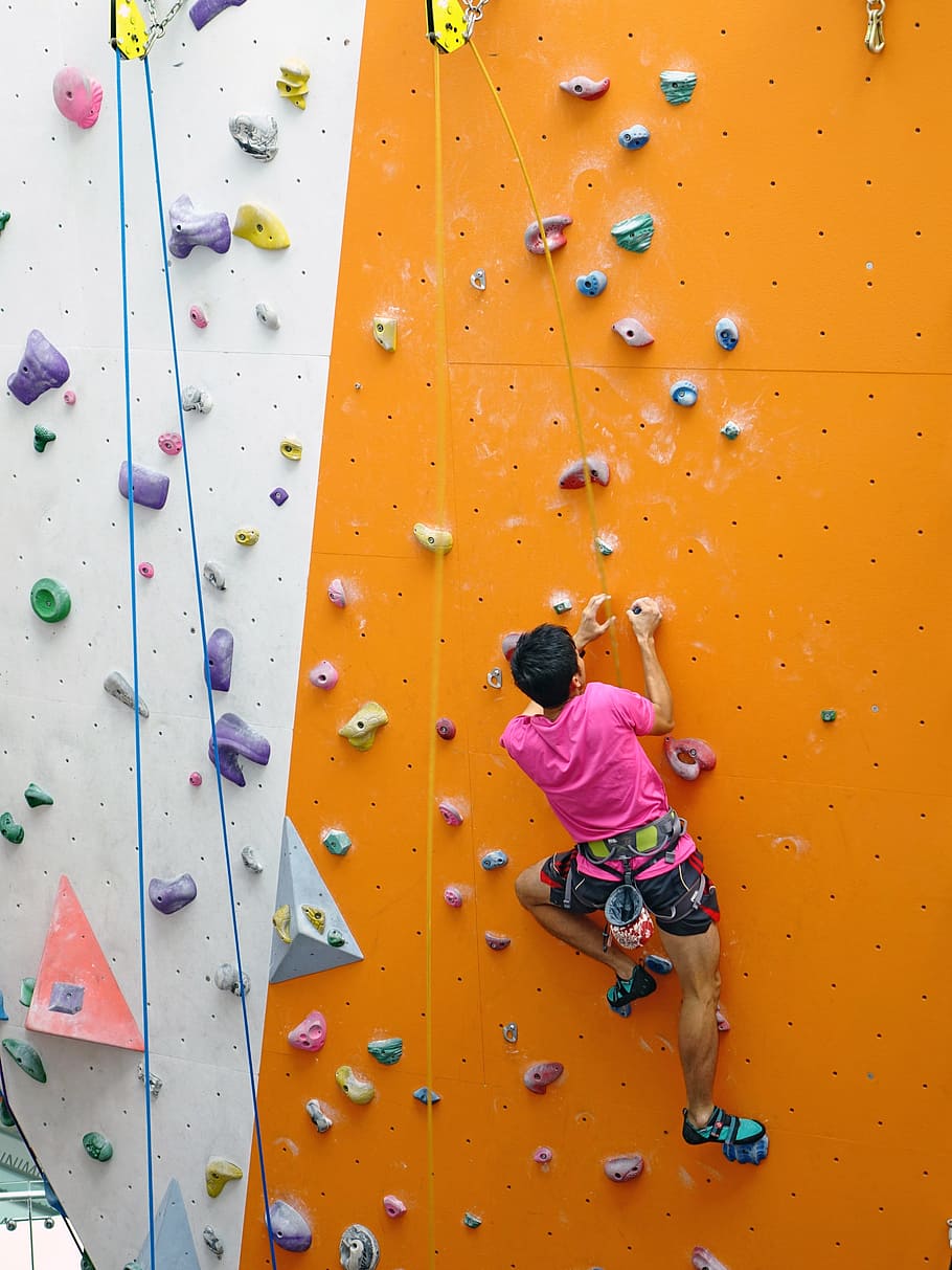 man doing wall climbing, rope, rappelling, rock, extreme, sport HD wallpaper