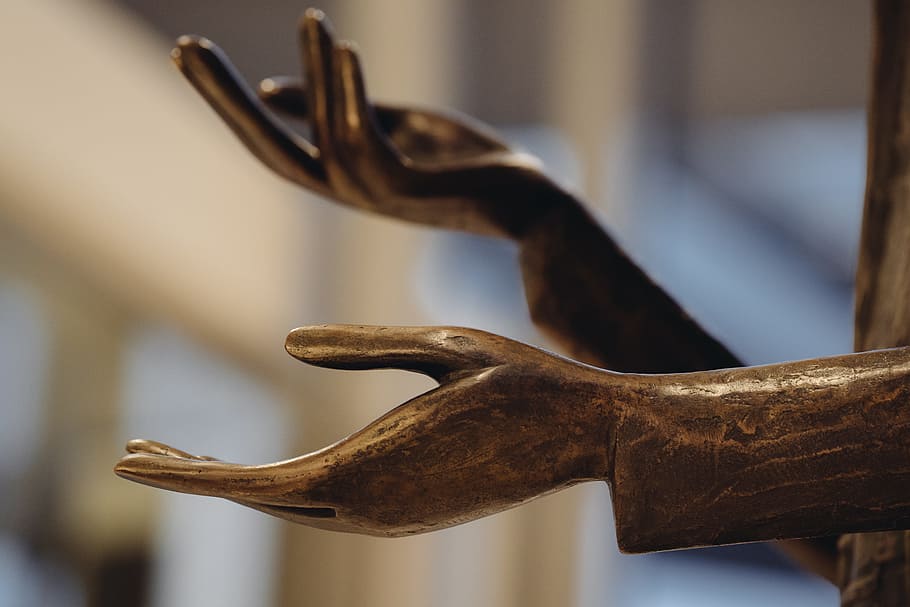 Red Wooden Hand Statue, bronze, close-up, hands, macro, sculpture HD wallpaper
