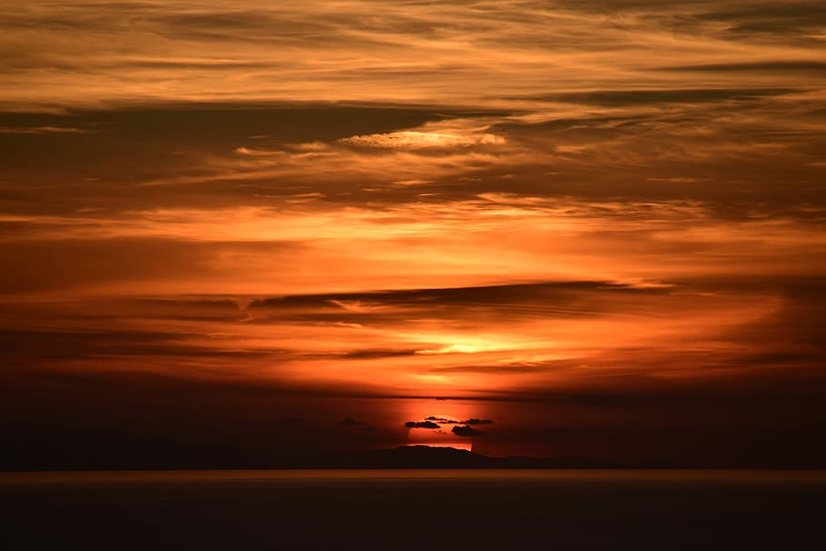 silhouette of clouds during golden hour, silhouette of horizon during golden hour HD wallpaper