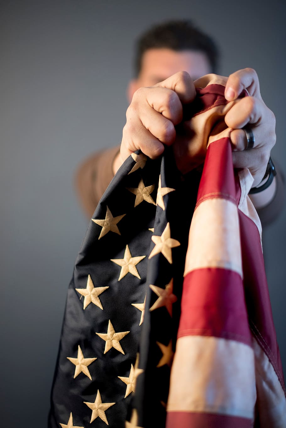 people, man, flag, us, cloth, linen, sew, star, sovereignty HD wallpaper