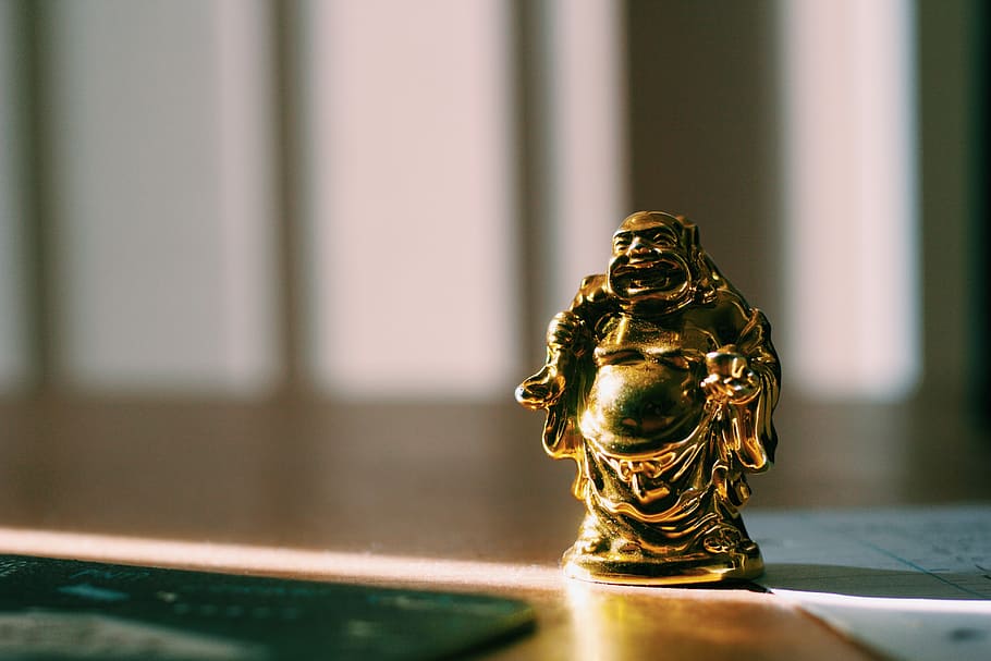 laughing buddha figurine, statue, gold, smile, big belly, desk, HD wallpaper