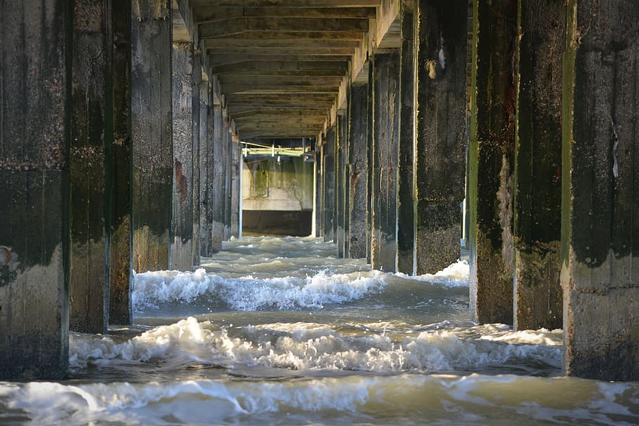 sea, waves, columns, water, architecture, built structure, no people HD wallpaper