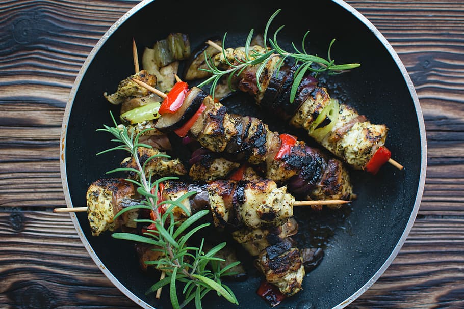 Chicken Skewers in a Pan, hungry, kitchen, meat, table, food, HD wallpaper