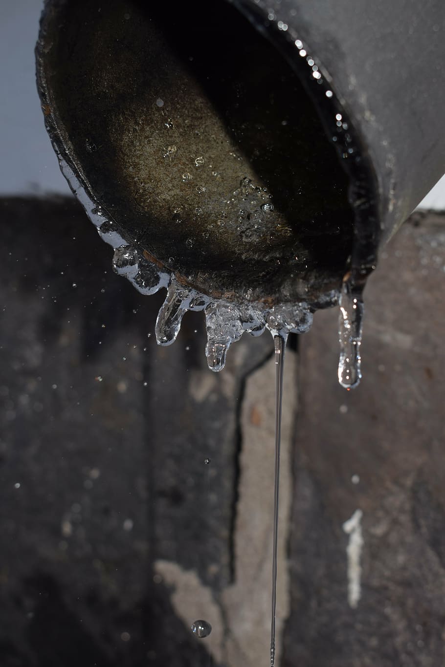 spring, chute, melt, water, close-up, metal, drop, motion, nature HD wallpaper