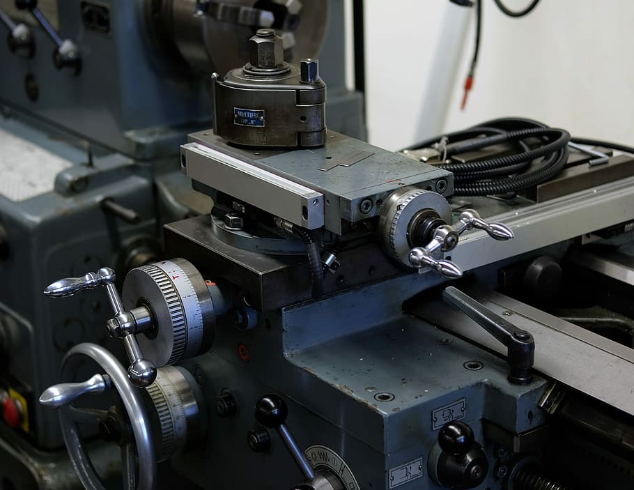 closeup photo of gray and black machine, industry, lathe, work table HD wallpaper