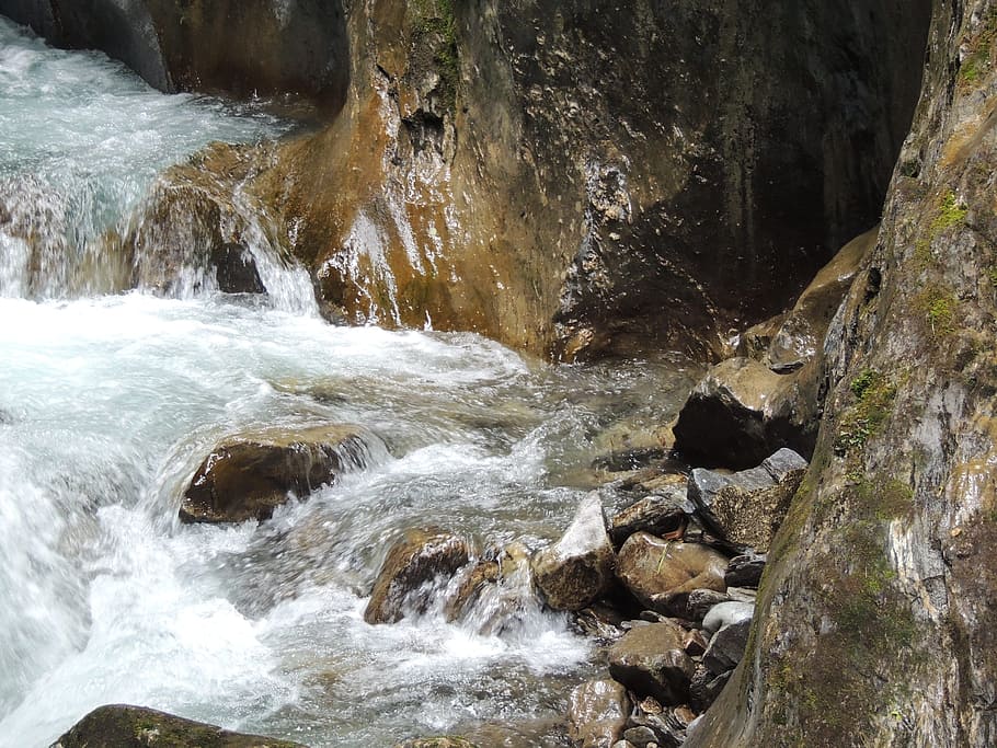 water, stone, rock, bach, splash, rock - object, solid, beauty in nature HD wallpaper