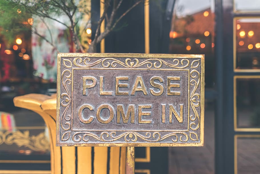 Please come in vintage sign in the store. Asia., tilt-shift lens photography of rectangular brass-colored please come in signage outside restaurant HD wallpaper