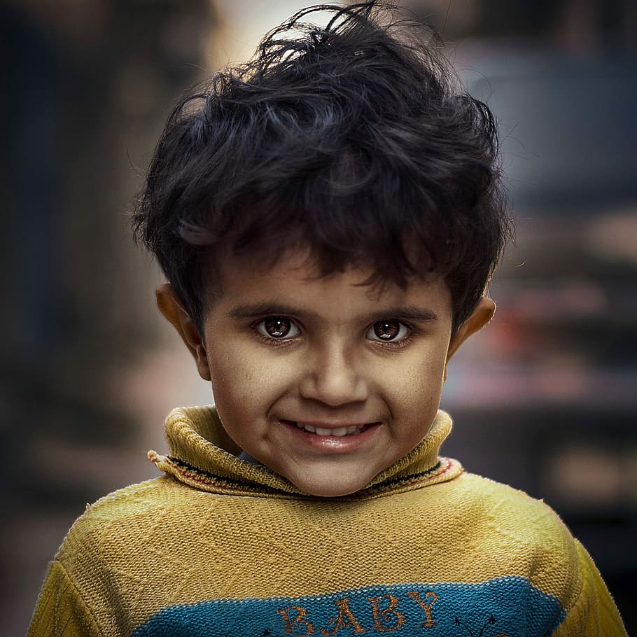 Cute Smile, closeup photo of smiling boy wearing yellow turtleneck sweater HD wallpaper