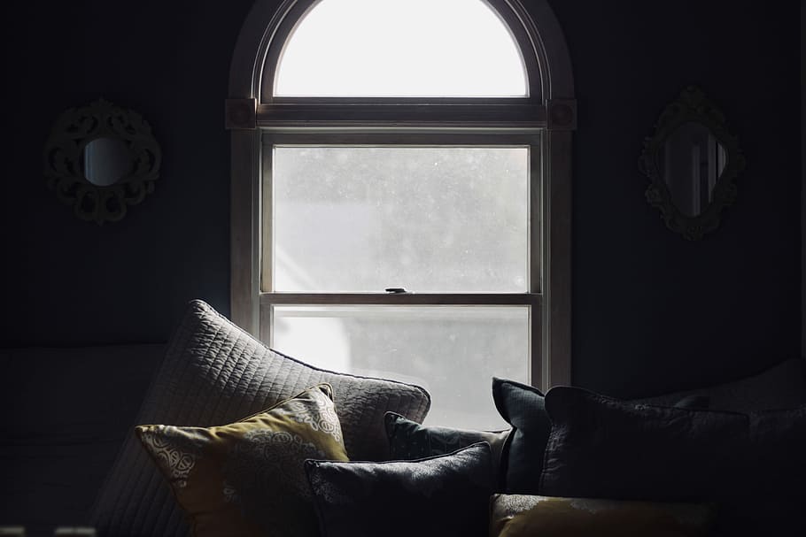 white and yellow throw pillows, throw pillows near window, arch HD wallpaper