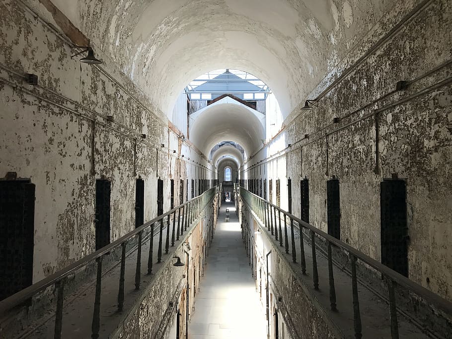 architectural photography of building alley, prison, jail, rustic HD wallpaper
