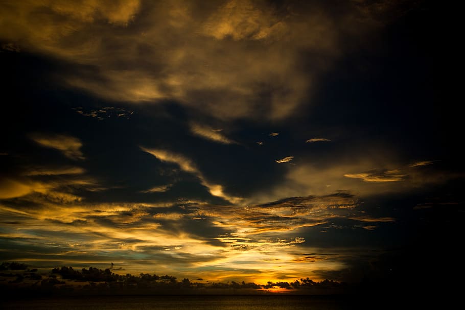 gray and orange clouds, yellowish cloudy sky, sunset, dusk, dawn HD wallpaper