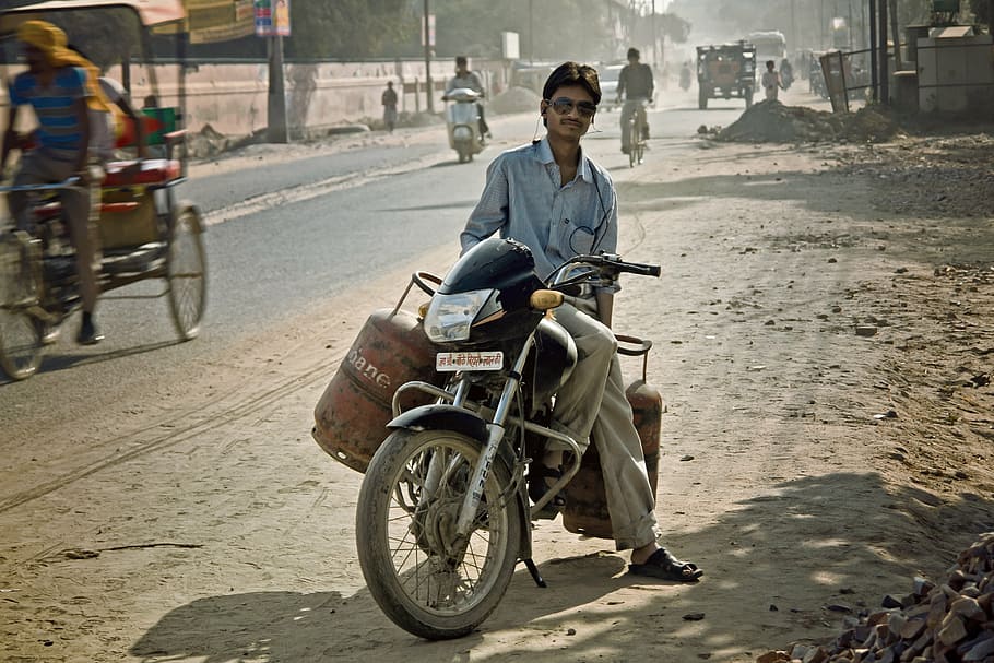 motor, man, india, asia, travel, vrindavan, street, person, HD wallpaper