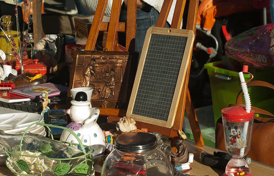 assorted-color item lot, flea market, slate, chips, vide-grenier HD wallpaper
