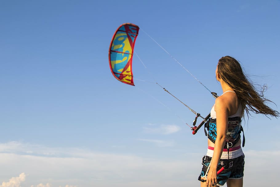 woman doing paragliding, montenegro, kitesurfing, kiteboarding, HD wallpaper