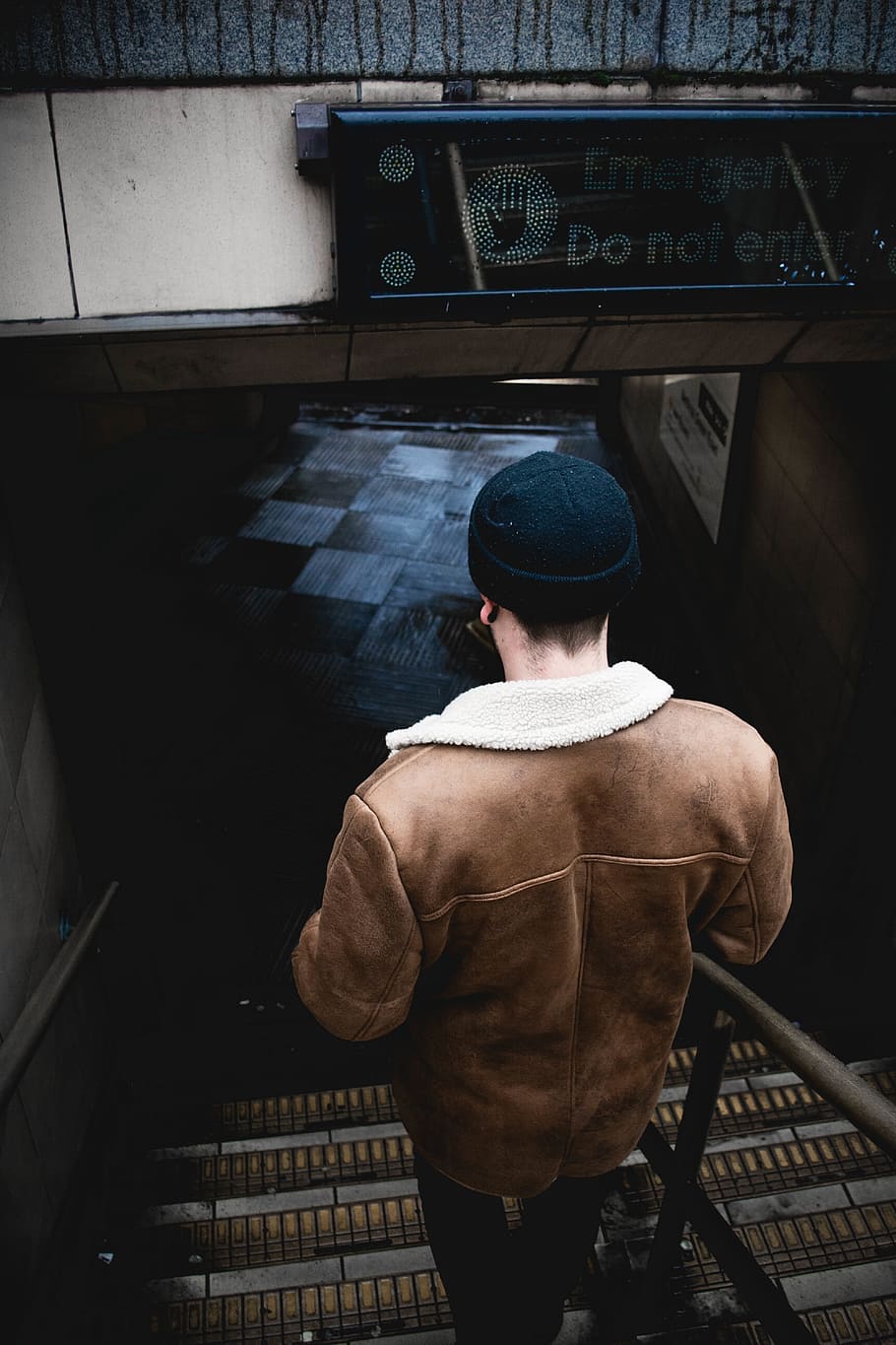 beanie, back, guy, man, people, stairs, floor, checkered, leather HD wallpaper