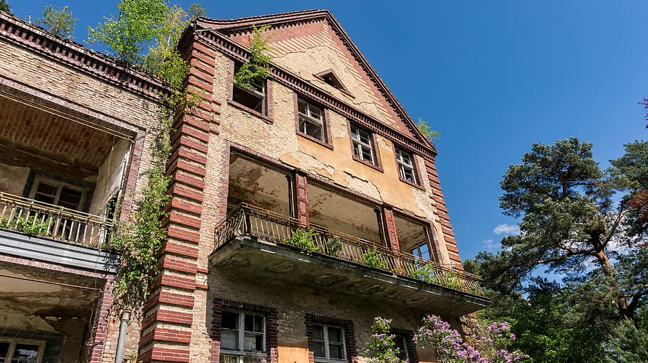 architecture, building, facade, window, balcony, leave, decay HD wallpaper