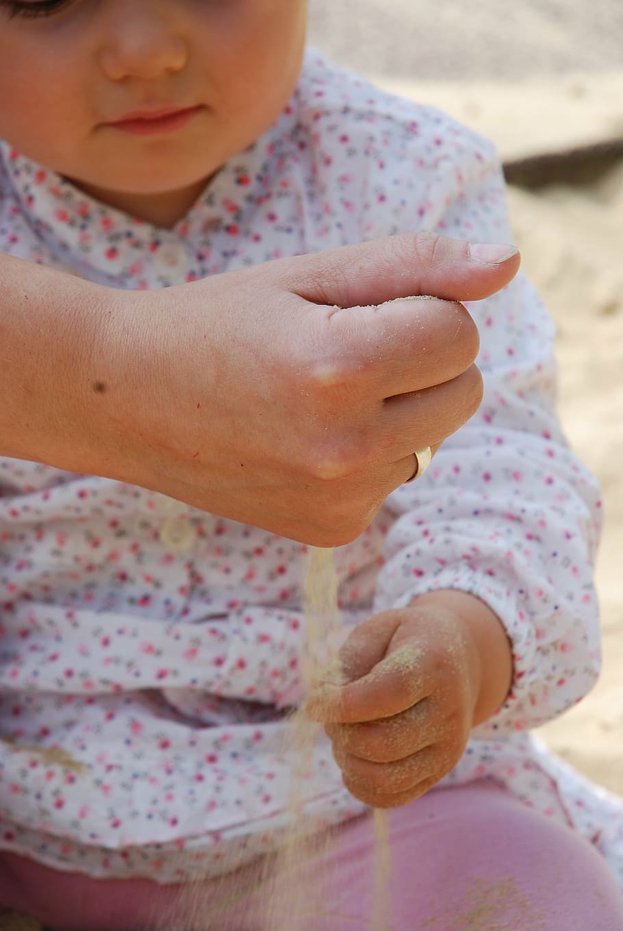 hand, sand, experience, beach, summer, child, child's hand HD wallpaper