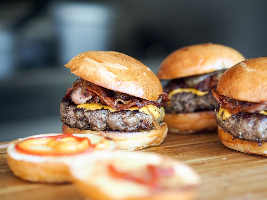 bacon burgers, three, sandwich, dish, hamburgers, buns, beef HD wallpaper