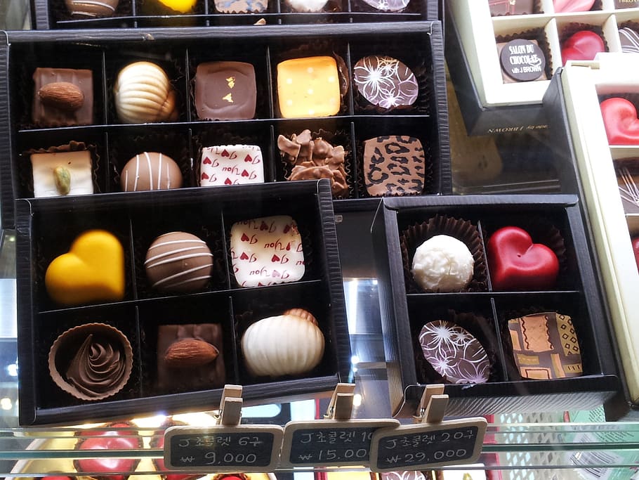 handmade chocolates, gift, pretty, variation, choice, large group of objects HD wallpaper