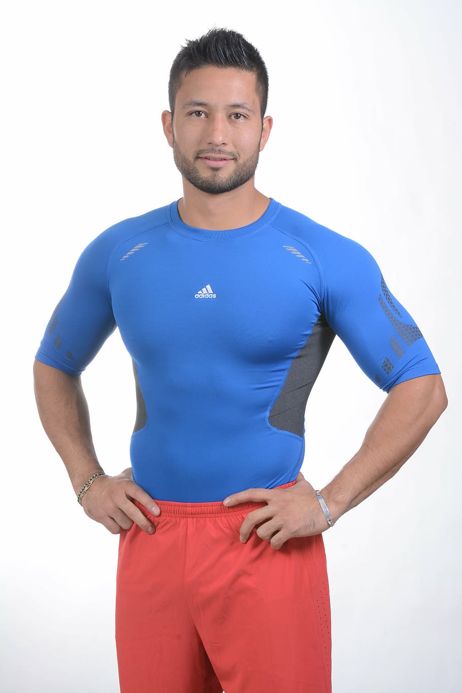 man in blue and grey adidas rash guard and red bottoms, sport, HD wallpaper