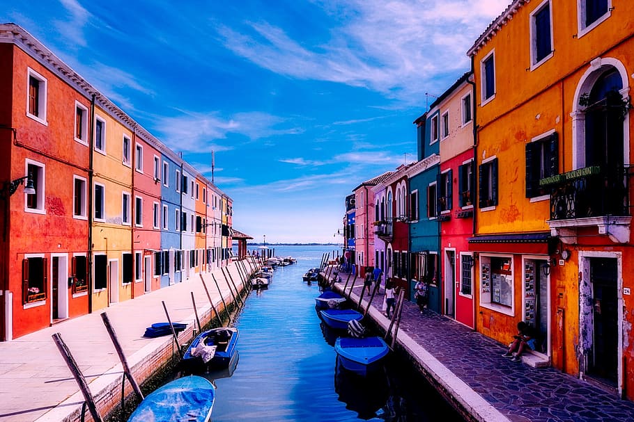 burano-venice-italy-vacation.jpg