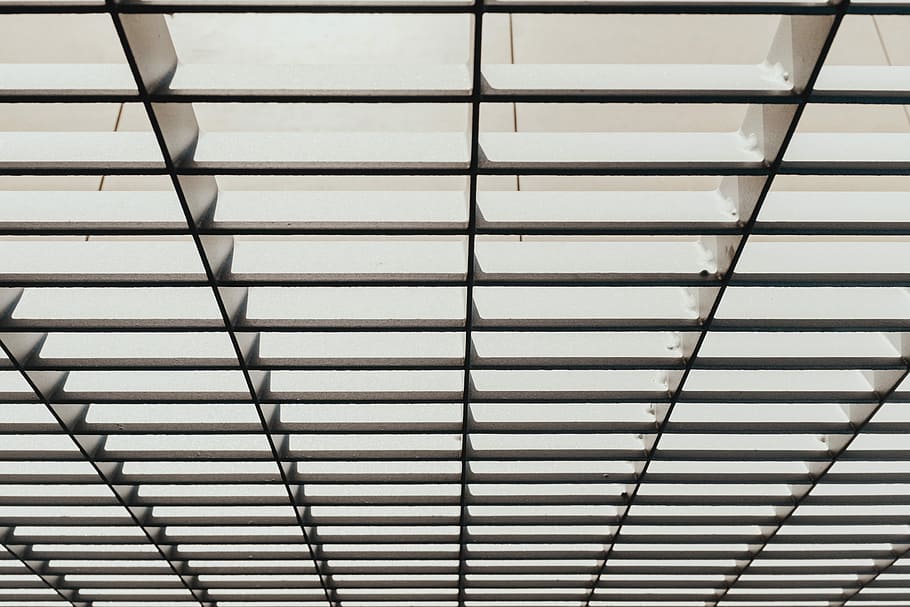 white metal ceiling frame, white Venetian window blinds, pattern HD wallpaper