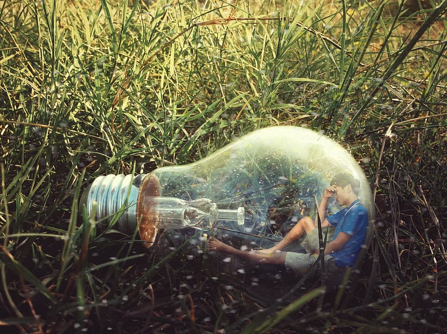 clear glass light bulb photo during daytime, conceived as, mano HD wallpaper