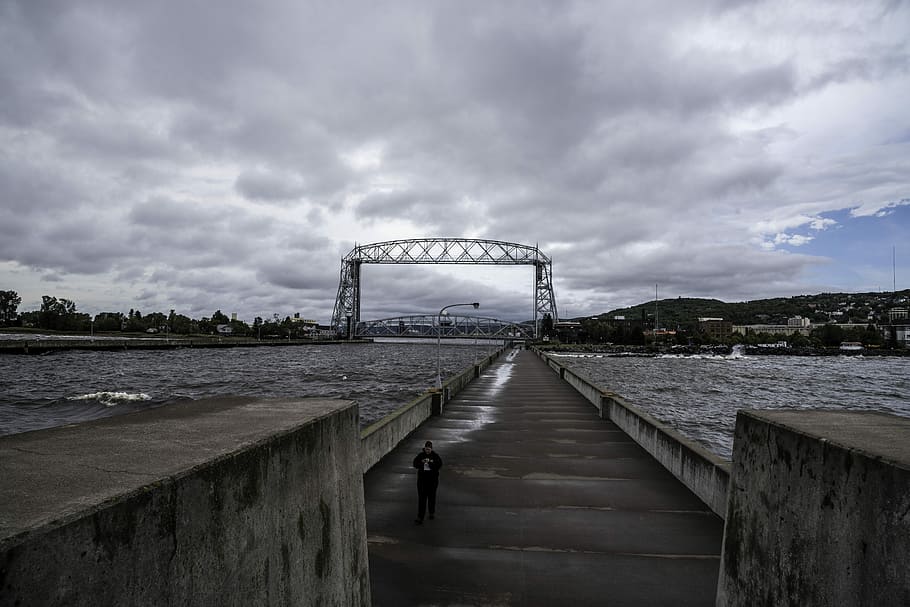 Road Bridge from the Pier in Duluth, Minnesota, clouds, photo HD wallpaper