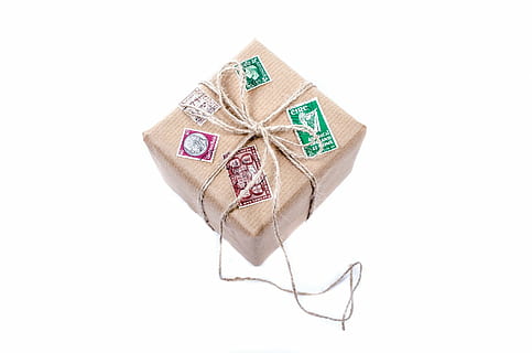 brown gift box, cardboard, paper, old, close-up, isolated, heap HD wallpaper