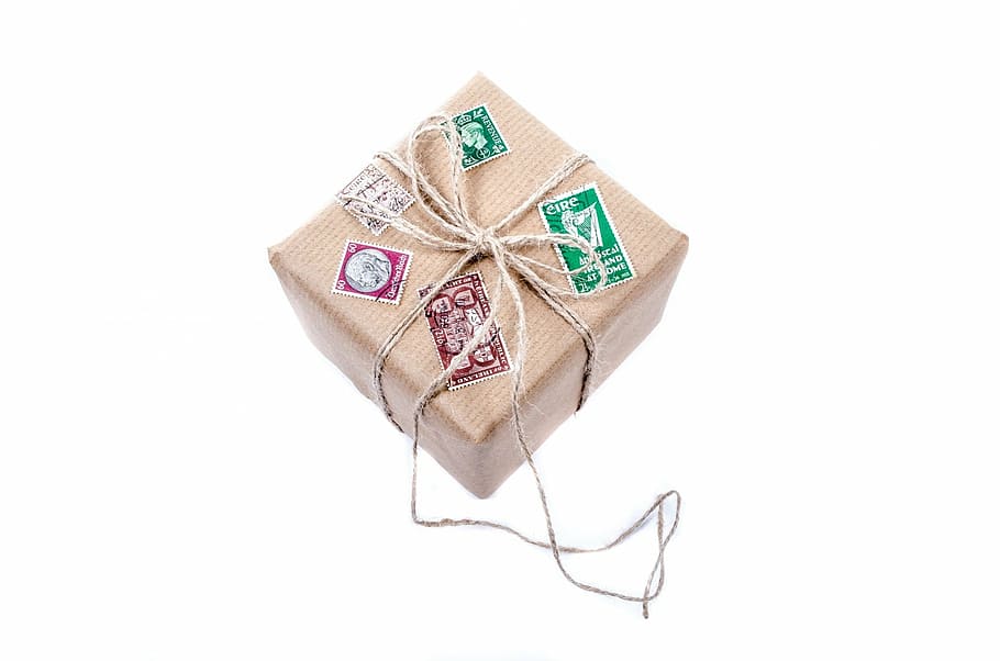 brown gift box, cardboard, paper, old, close-up, isolated, heap HD wallpaper