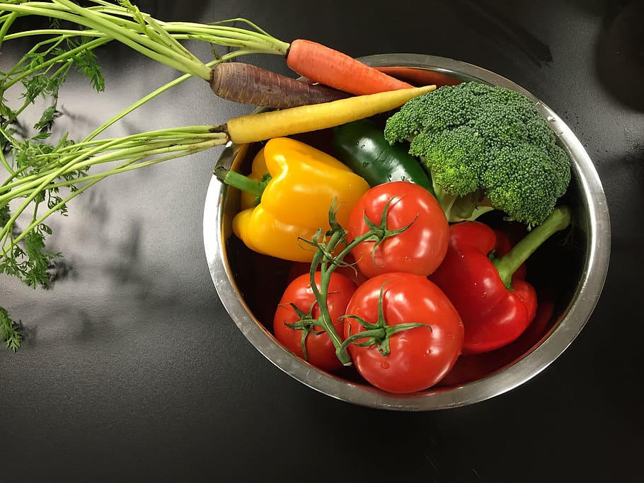gray metal bowl of vegetables, yellow, orange, food, green, red, HD wallpaper