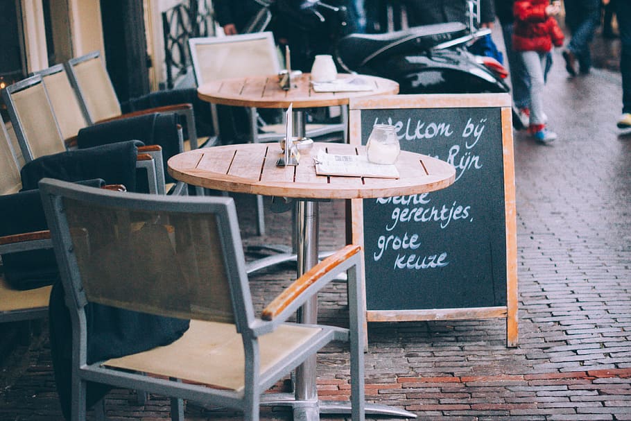 cafe, restaurant, tables, chairs, sidewalk, cobblestone, city HD wallpaper